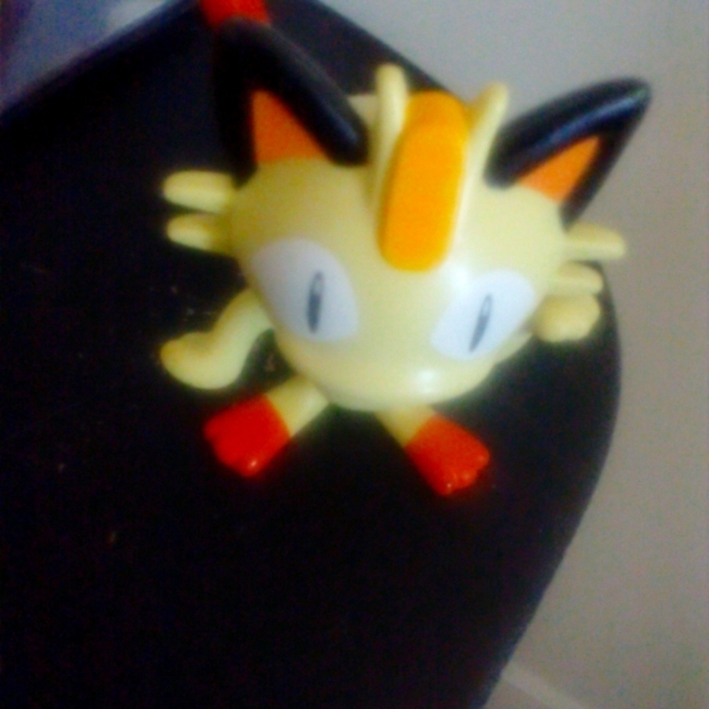 Pokemon meow figurine